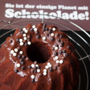 Schokolade + Nougat + Kuchenteig = saftiger Schoko-Nougat-Guglhupf