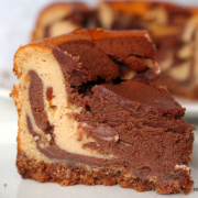 Erdnussbutter-Schoko-Cheesecake mit Spekulatius-Keksboden